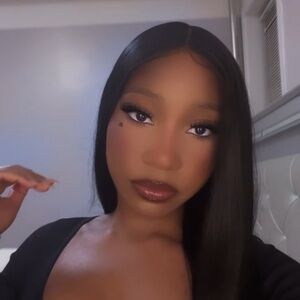 Meet your Posher, Ashante